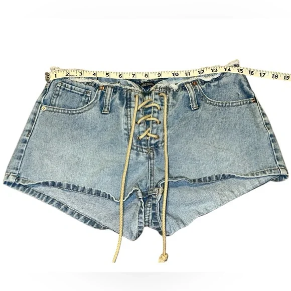 100% cotton lace-up light wash denim shorty-shorts size women’s 6 by wild fable - Picture 5 of 10